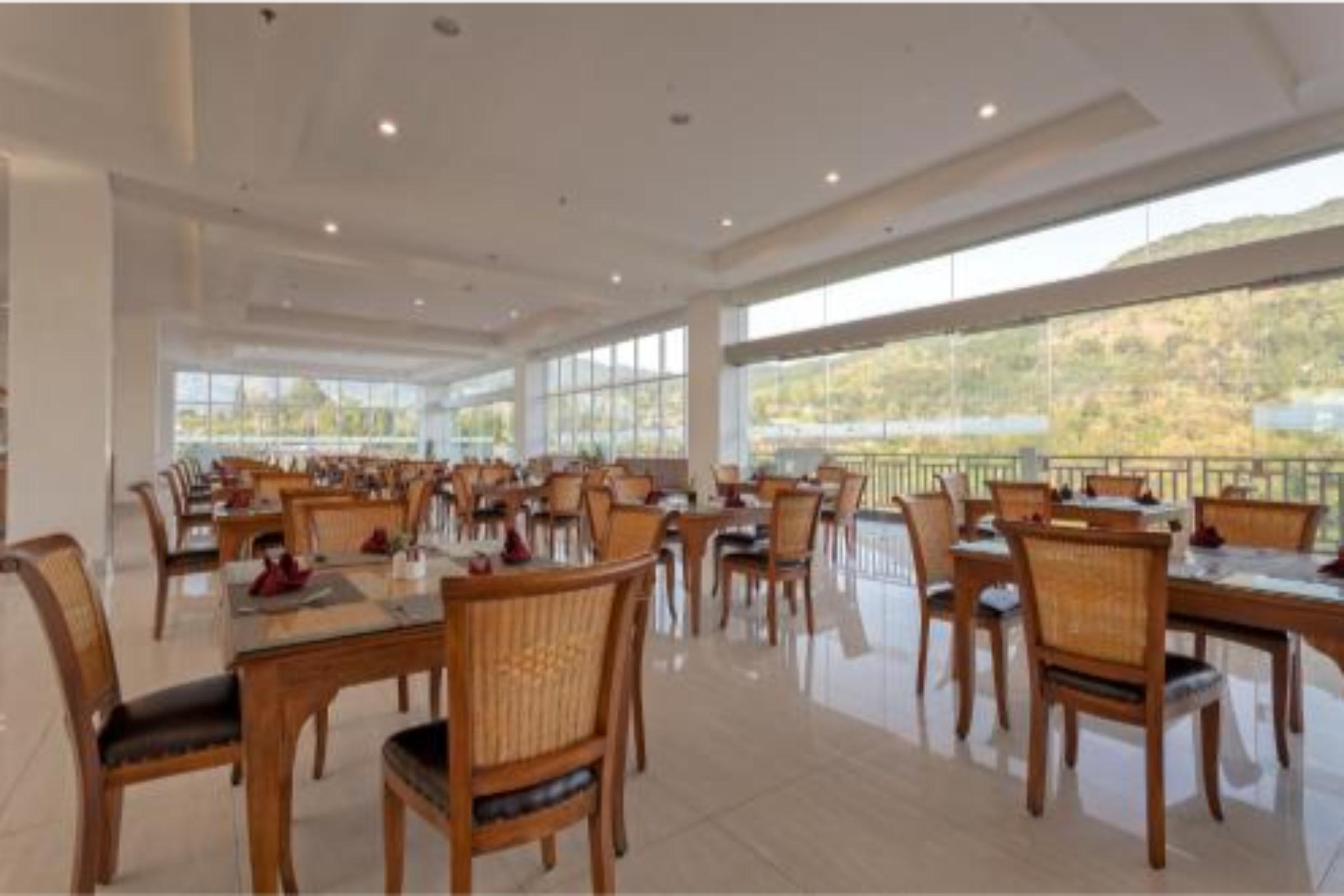 Le Eminence Convention & 5*