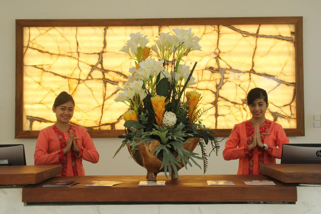Le Eminence Convention & Hotel